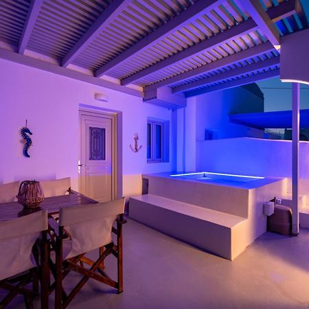 Aerenia Luxury Suites Karterados  Exteriör bild