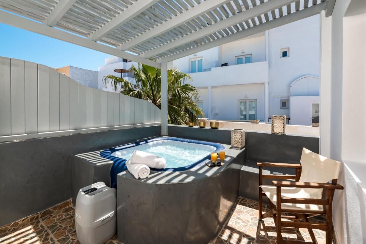Aerenia Luxury Suites Karterados  Exteriör bild