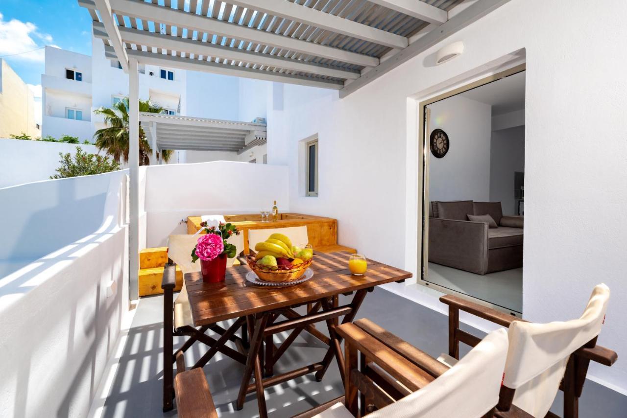 Aerenia Luxury Suites Karterados  Exteriör bild