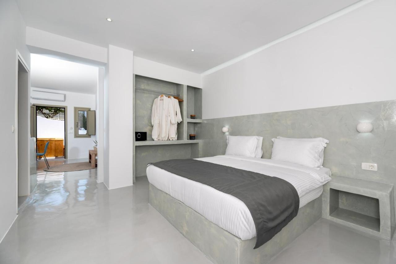 Aerenia Luxury Suites Karterados  Exteriör bild