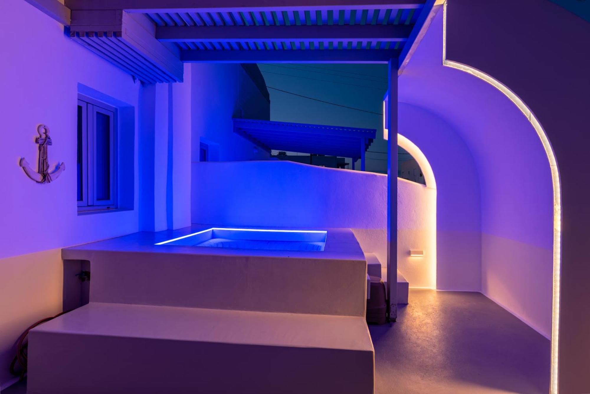 Aerenia Luxury Suites Karterados  Exteriör bild