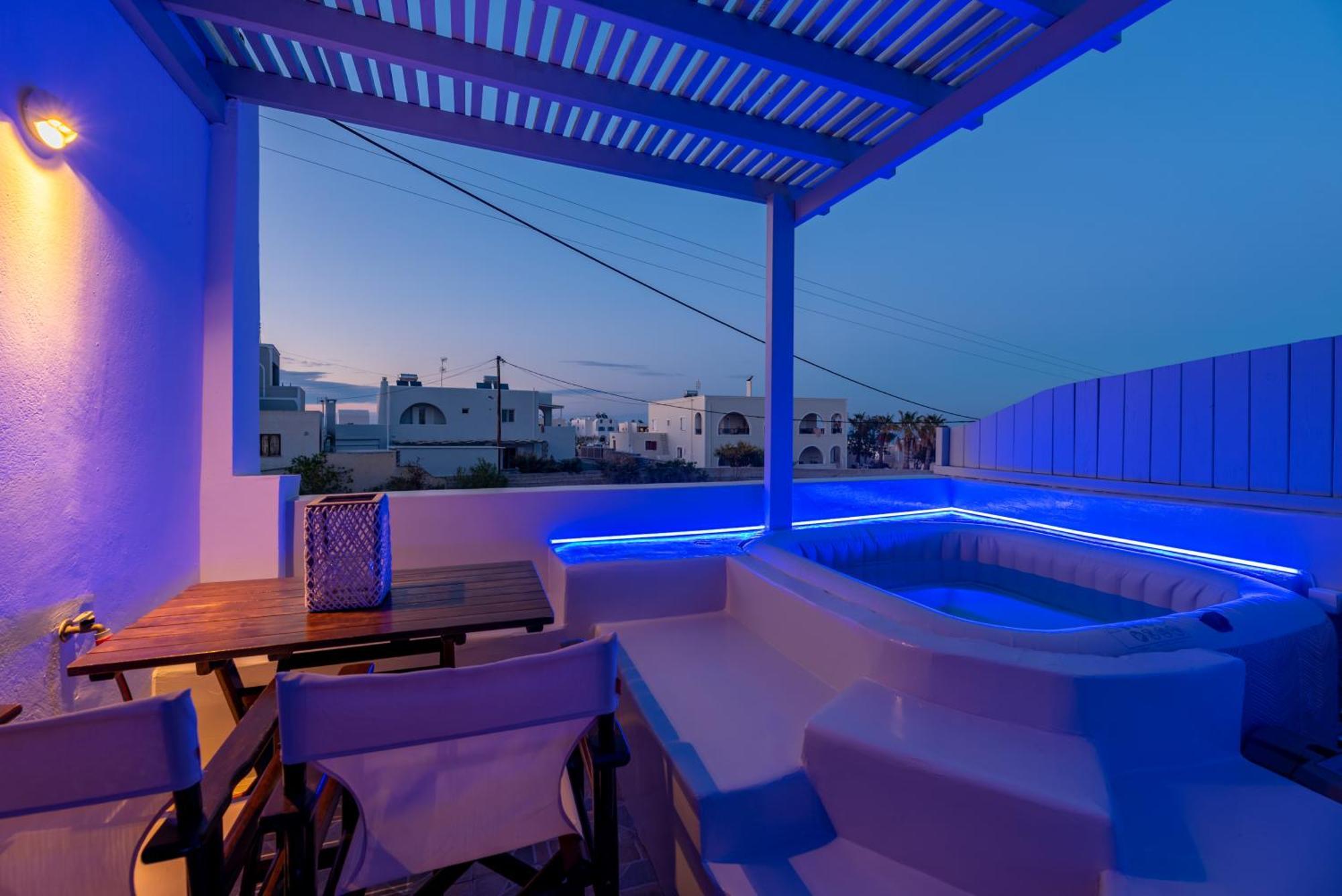 Aerenia Luxury Suites Karterados  Exteriör bild